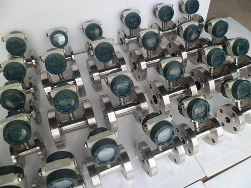 dn100液體渦輪流量計(jì)產(chǎn)品圖